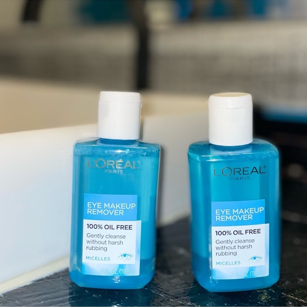L’Oréal refreshing eye makeup remover